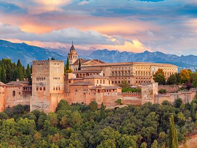 HIT! 🔥Tanie loty do Hiszpanii: Girona, Barcelona, Malaga i inne kierunki od 221 PLN🔥